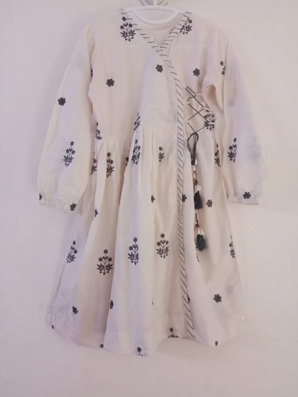 IVORY - Image 3